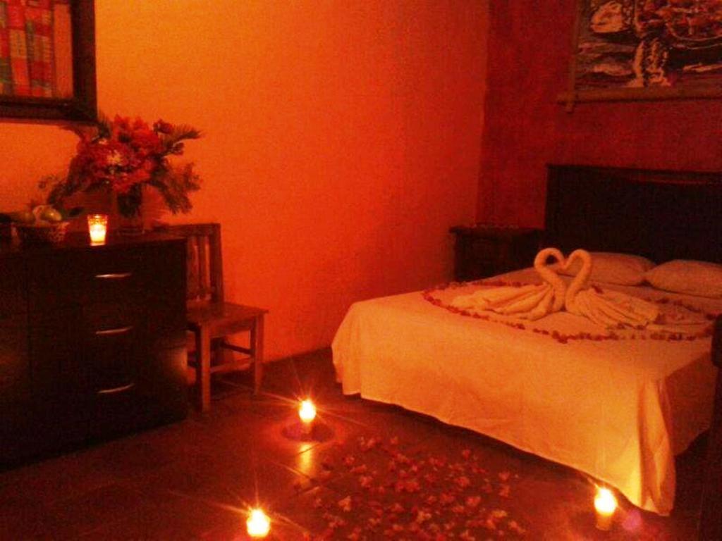 Hotel Cafe Del Sol Монтеррико Номер фото